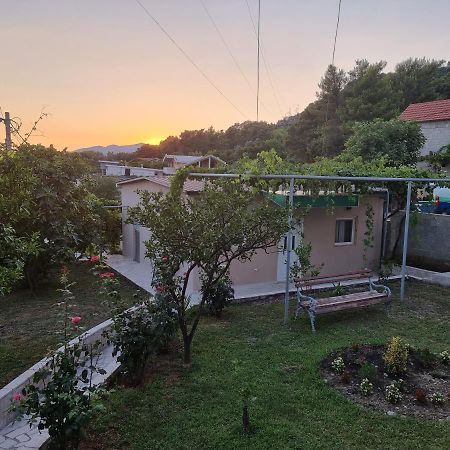 Guest House Ivana Tivat Bagian luar foto