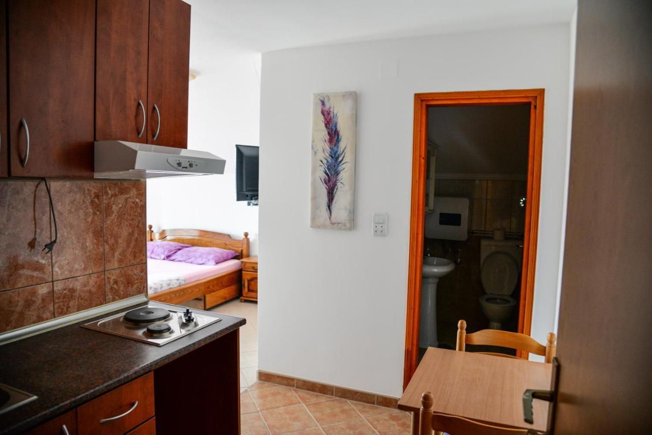 Guest House Ivana Tivat Bagian luar foto