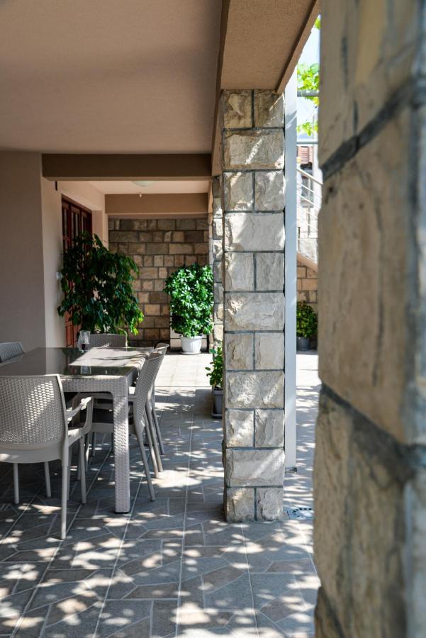 Guest House Ivana Tivat Bagian luar foto