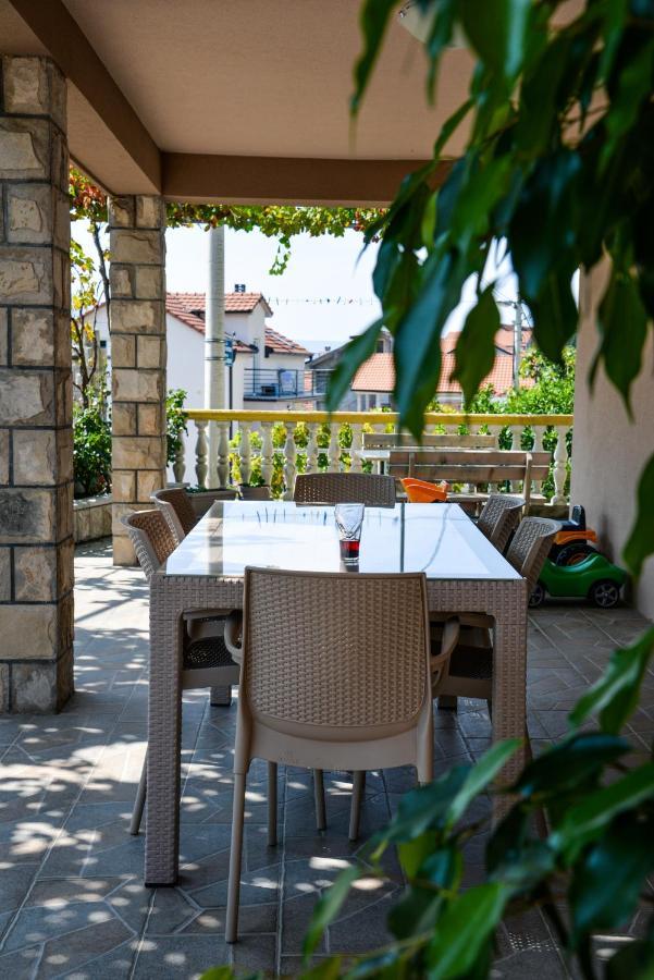Guest House Ivana Tivat Bagian luar foto
