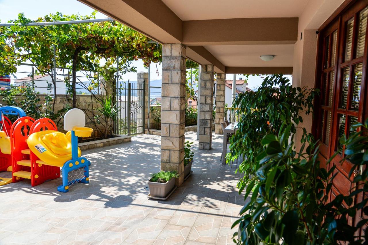 Guest House Ivana Tivat Bagian luar foto
