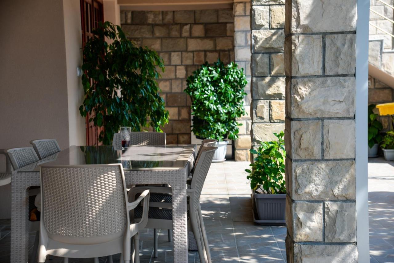 Guest House Ivana Tivat Bagian luar foto