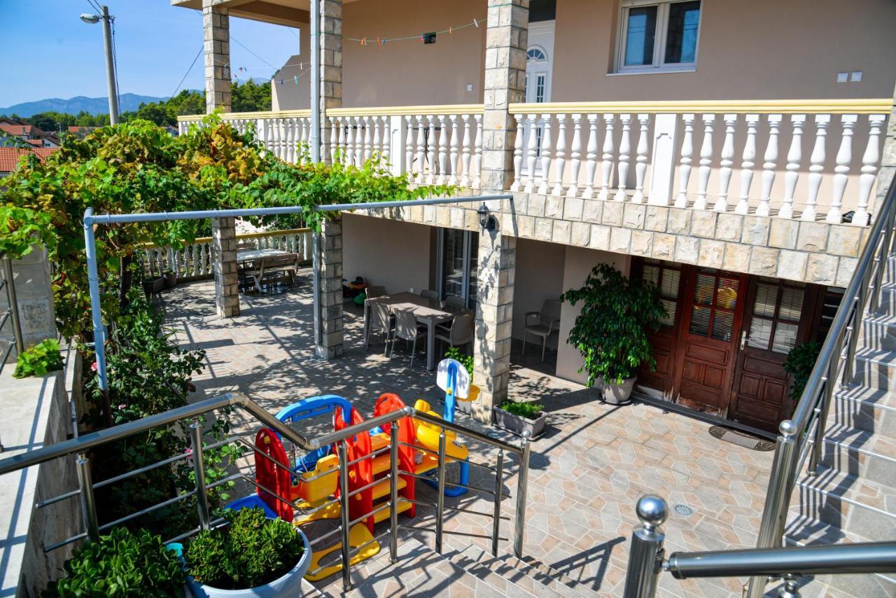 Guest House Ivana Tivat Bagian luar foto