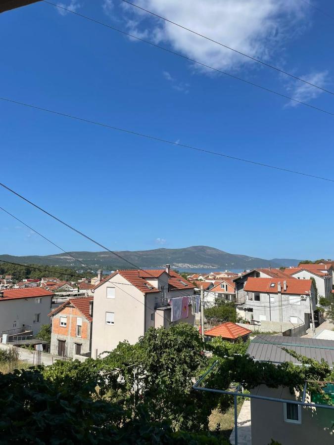 Guest House Ivana Tivat Bagian luar foto