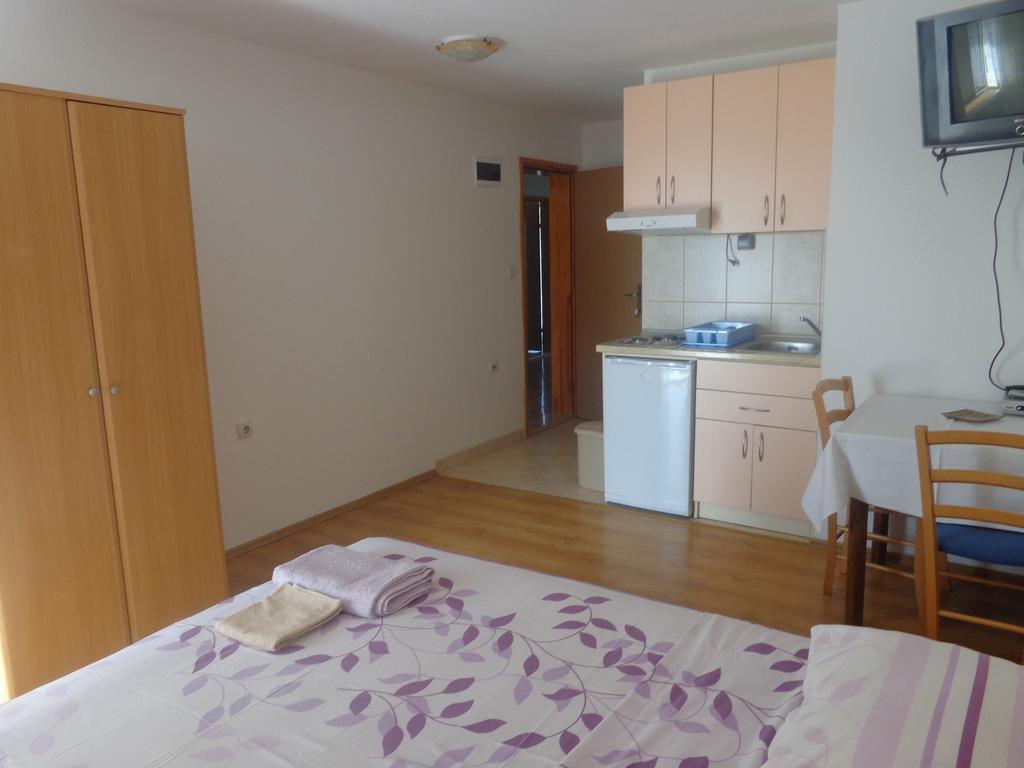 Guest House Ivana Tivat Ruang foto