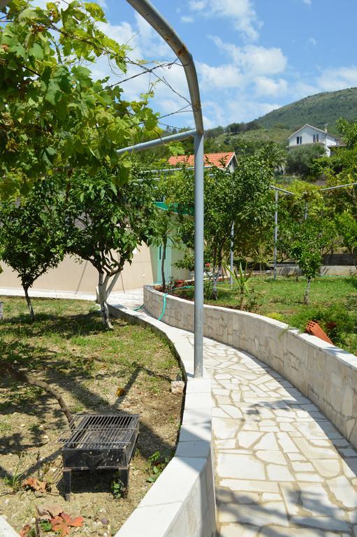 Guest House Ivana Tivat Bagian luar foto