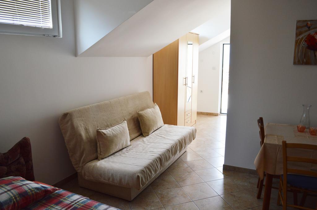 Guest House Ivana Tivat Bagian luar foto