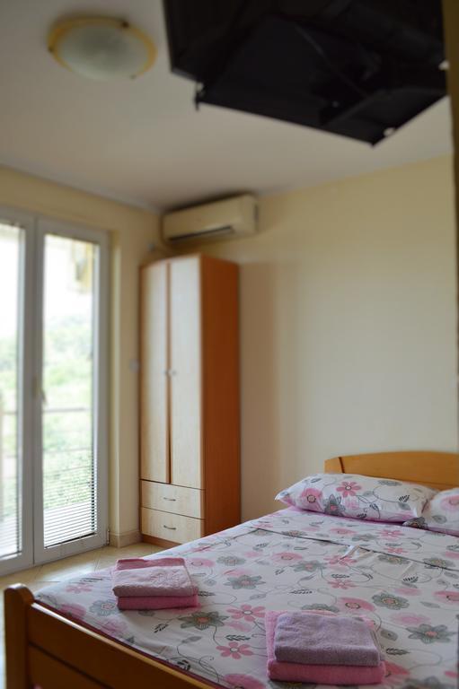 Guest House Ivana Tivat Bagian luar foto